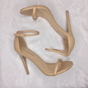 Nude/Tan Heels
